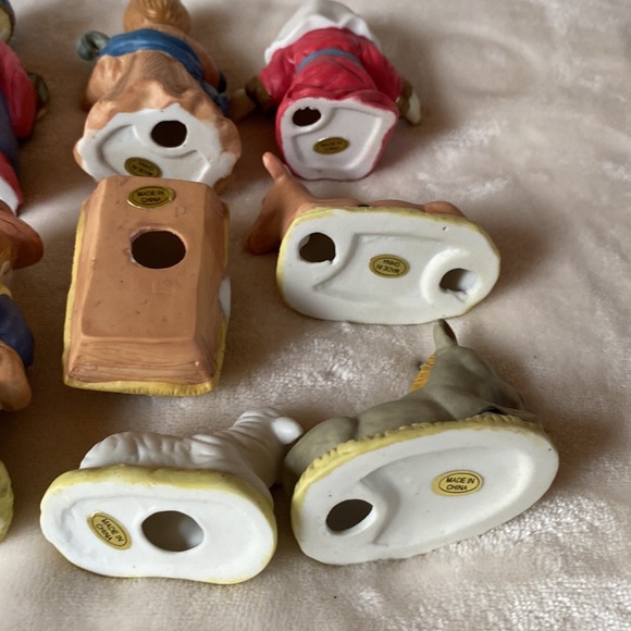 ✝️ Eleven Piece Nativity Set - Picture 13 of 16